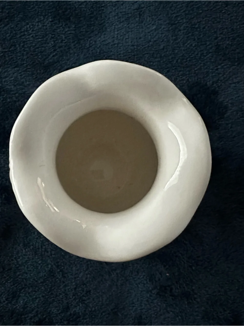 Beautiful & Fun Giorgio Beverly Hills White Ceramic Accent Vase